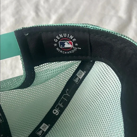 San Diego Padres City Connect -Mint Green Cap with Pink Logo - Picture 8 of 10